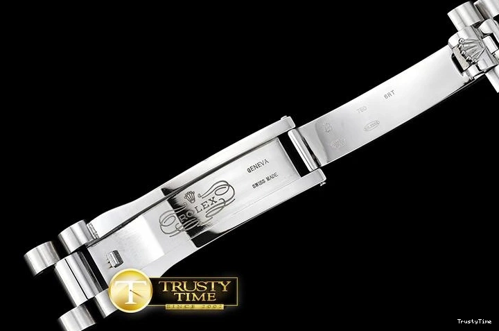 0225 RDD0214C – DayDate 36mm Classic 685